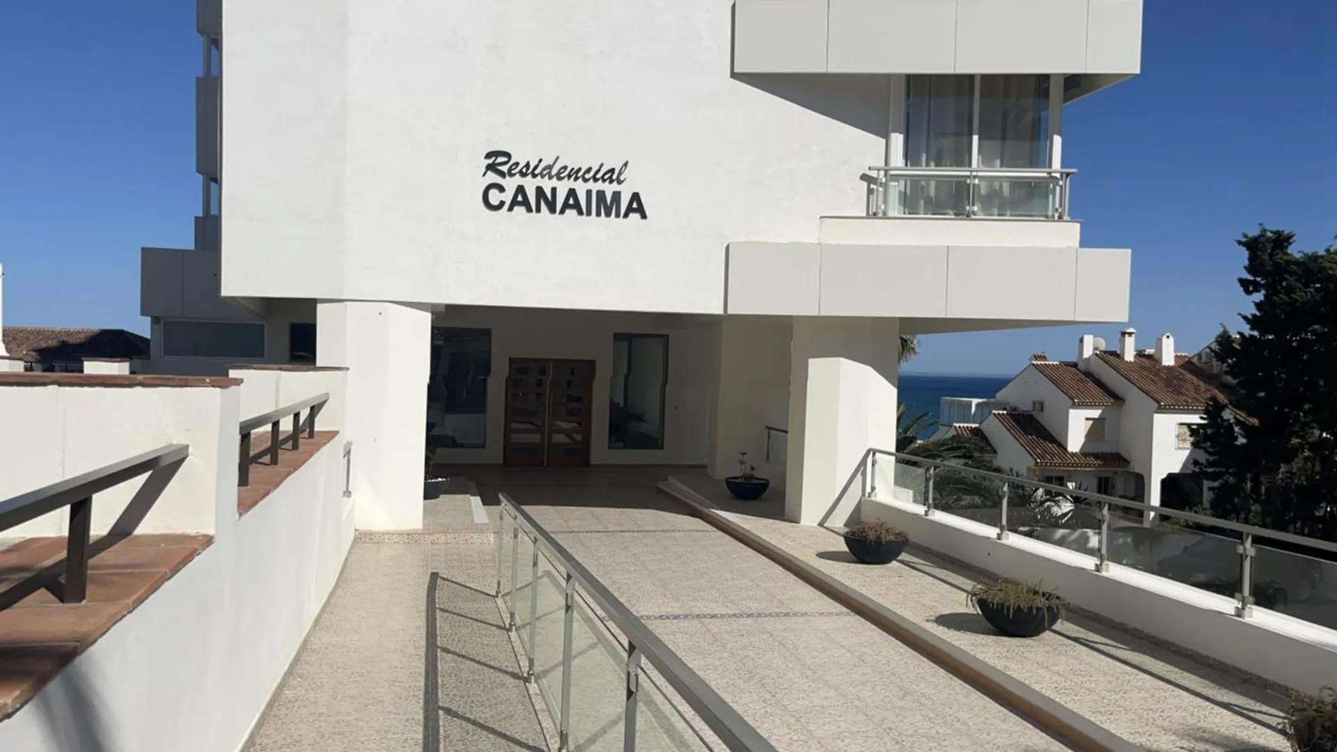 Stunning Beachfront Apartment In Canaima With Parking بينالماذينا إسبانيا