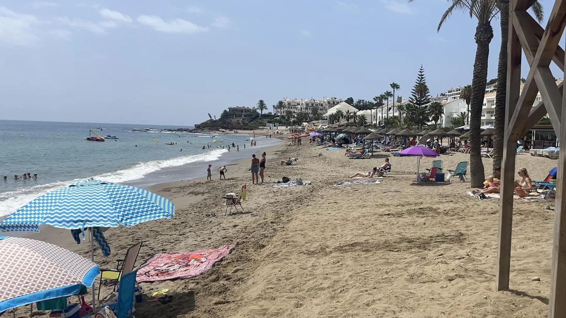 Stunning Beachfront Apartment In Canaima With Parking 베날마데나코스타 0*,  스페인
