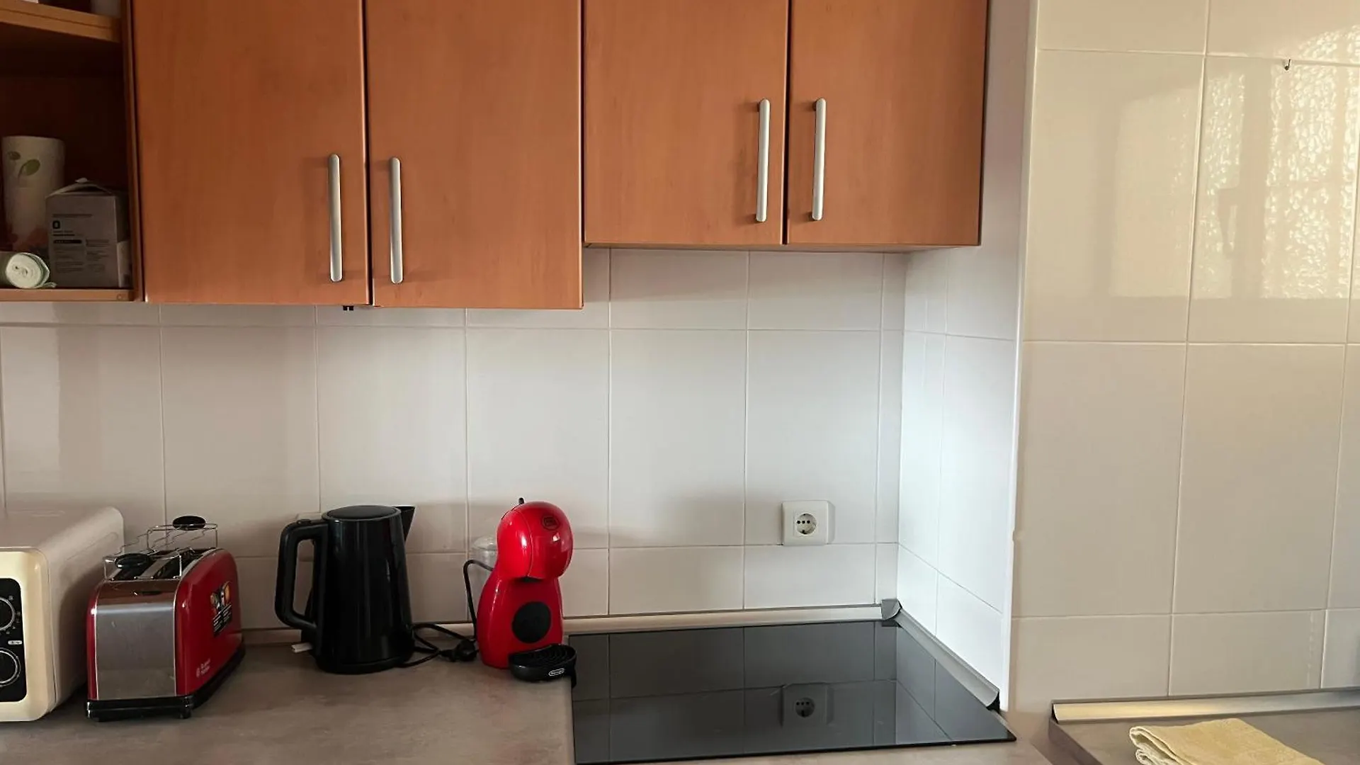 Stunning Beachfront Apartment In Canaima With Parking 베날마데나코스타
